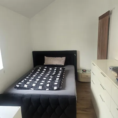 Апартаменты Monteur- Und Ferienunterkunft