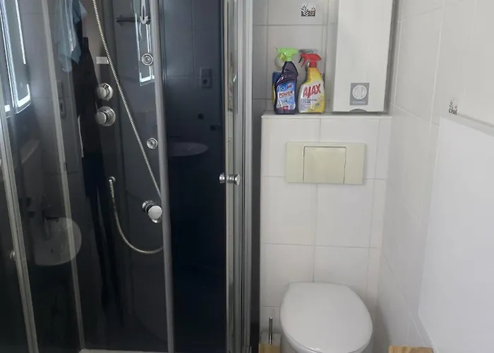 Monteur- Und Ferienunterkunft 沃尔姆斯